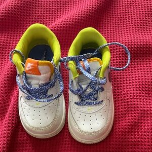 Nike Air Force 1 Low LV8 (DQ7769 100), Excellent, size 7C